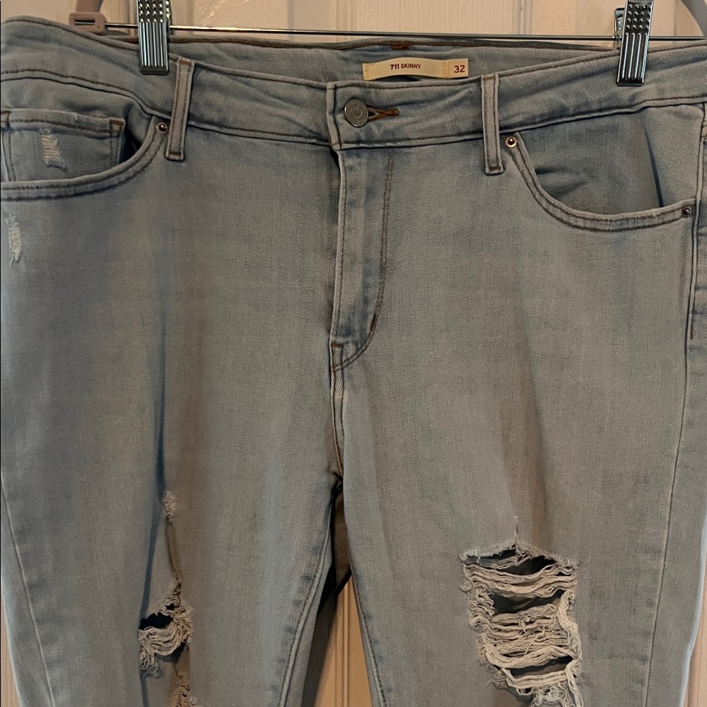 Levi’s 711 Skinny Light Blue Distressed Women Jeans Stretch Denim